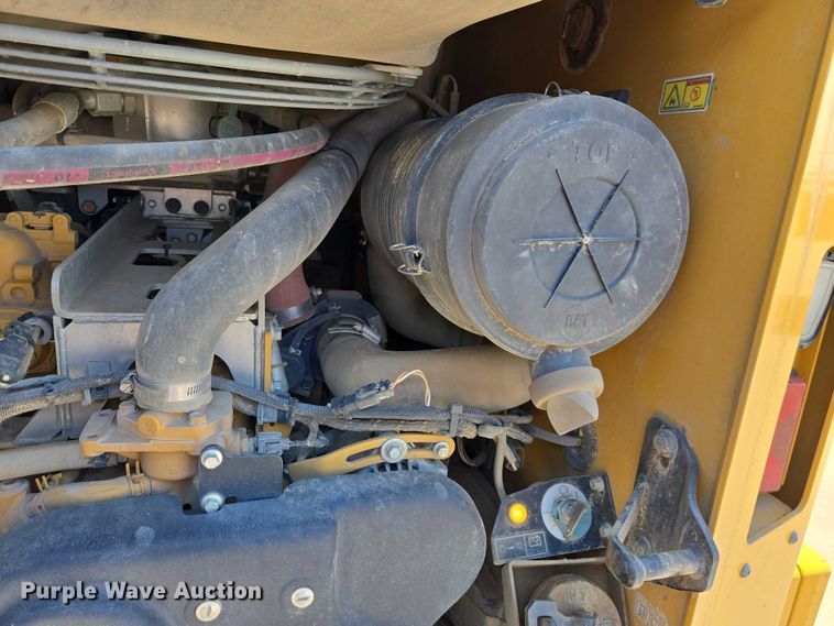 image for item EC1037 2018 Caterpillar 299D2 tracked skid steer loader