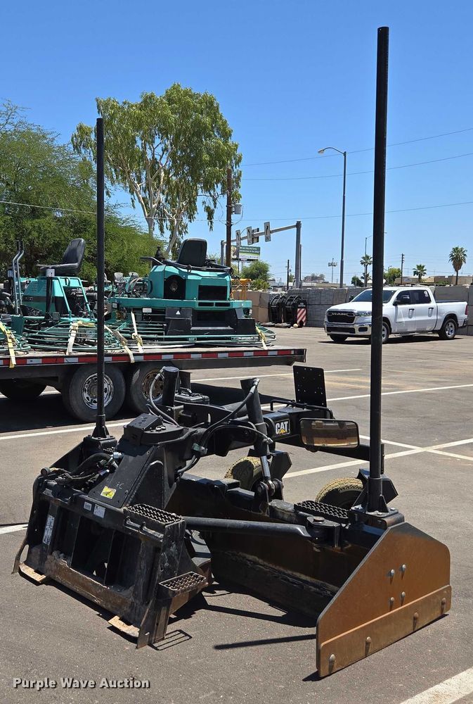 image for item EC1038 2018 Caterpillar BB124 skid steer box blade