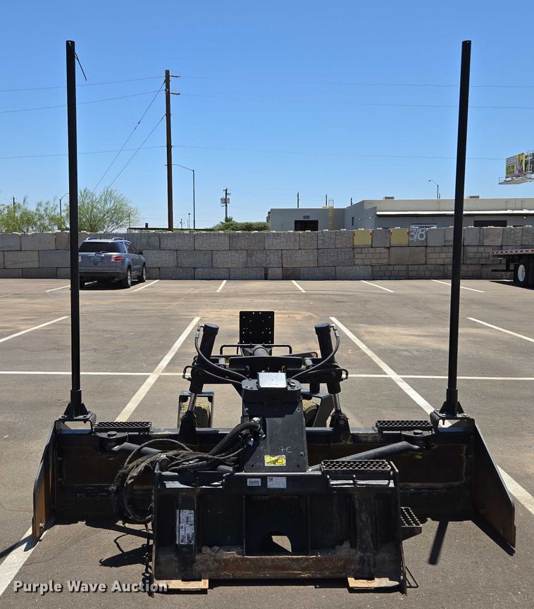 image for item EC1038 2018 Caterpillar BB124 skid steer box blade