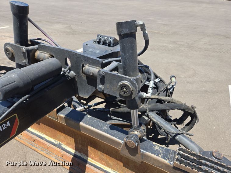 image for item EC1038 2018 Caterpillar BB124 skid steer box blade