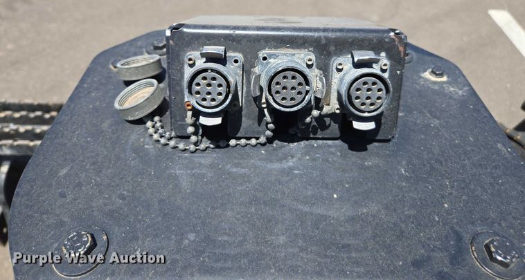 image for item EC1038 2018 Caterpillar BB124 skid steer box blade