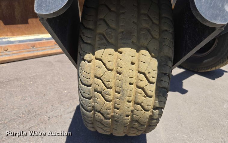 image for item EC1038 2018 Caterpillar BB124 skid steer box blade