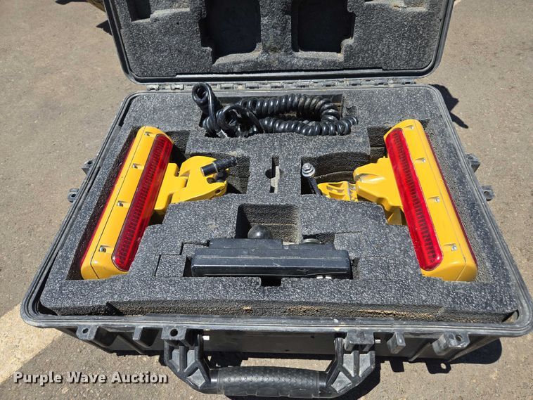 image for item EC1038 2018 Caterpillar BB124 skid steer box blade