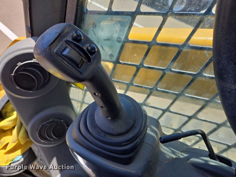 image for item EC1039 2018 Caterpillar 299D2 tracked skid steer loader