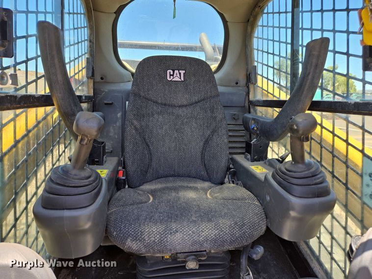 image for item EC1039 2018 Caterpillar 299D2 tracked skid steer loader