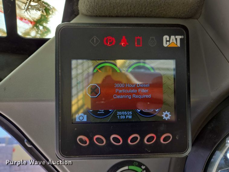 image for item EC1039 2018 Caterpillar 299D2 tracked skid steer loader