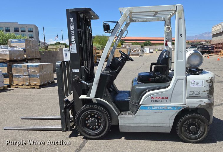 image for item EC1041 2015 Nissan PF30LP forklift