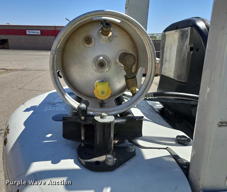 image for item EC1041 2015 Nissan PF30LP forklift