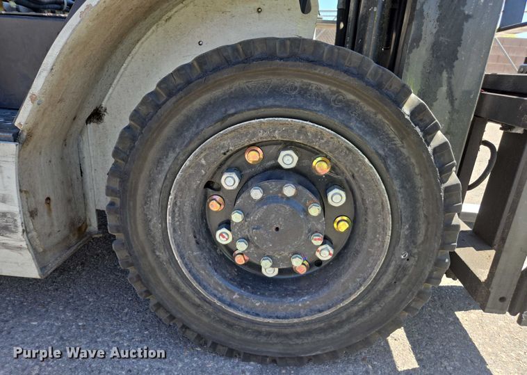 image for item EC1041 2015 Nissan PF30LP forklift