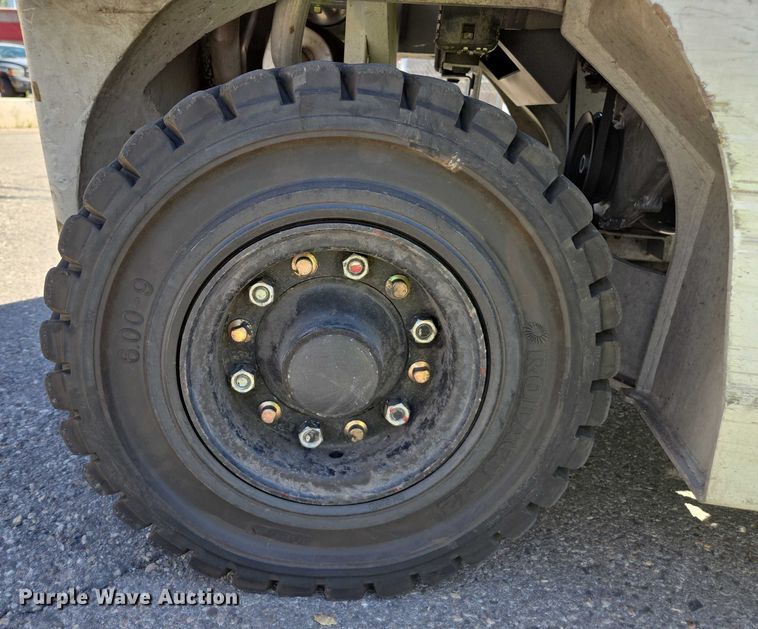 image for item EC1041 2015 Nissan PF30LP forklift