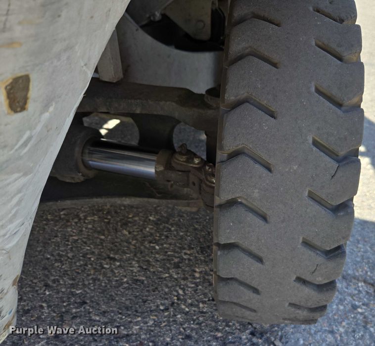 image for item EC1041 2015 Nissan PF30LP forklift