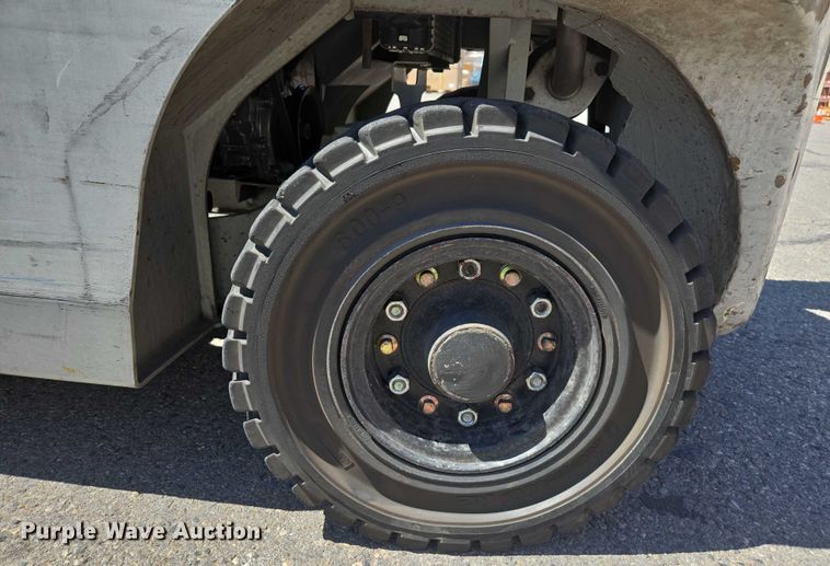 image for item EC1041 2015 Nissan PF30LP forklift