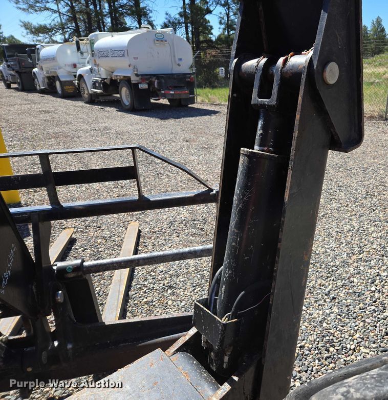 image for item EC1043 2017 JLG 10054 telehandler
