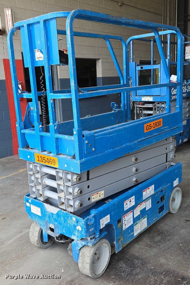 image for item EC1047 2014 Genie GS-1930 scissor lift