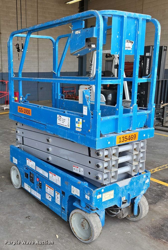 image for item EC1047 2014 Genie GS-1930 scissor lift