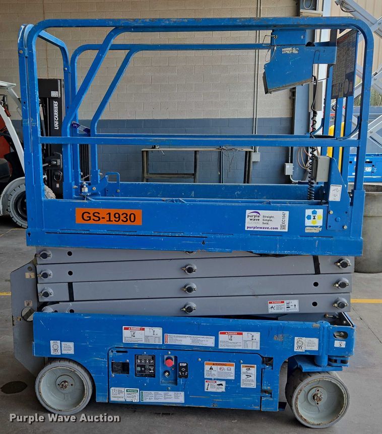 image for item EC1047 2014 Genie GS-1930 scissor lift