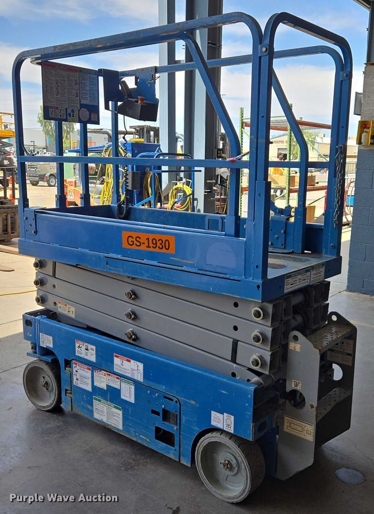image for item EC1047 2014 Genie GS-1930 scissor lift