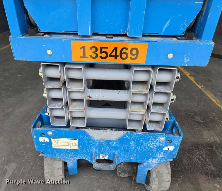 image for item EC1047 2014 Genie GS-1930 scissor lift