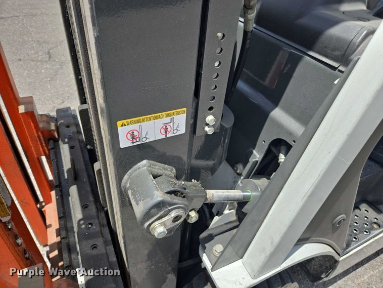 image for item EC1048 2015 Nissan CFS40 forklift