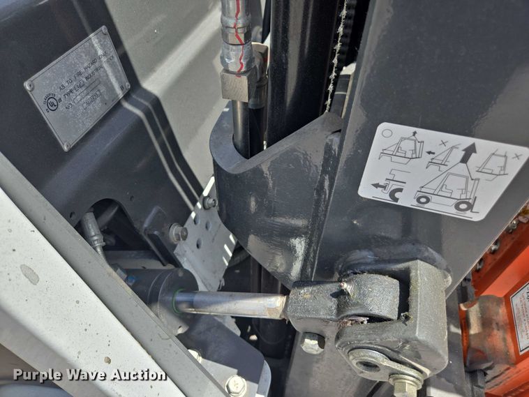 image for item EC1048 2015 Nissan CFS40 forklift