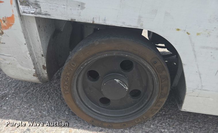 image for item EC1048 2015 Nissan CFS40 forklift