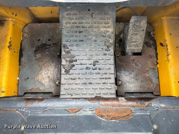 image for item EC3638 2020 John Deere 317G tracked skid steer loader