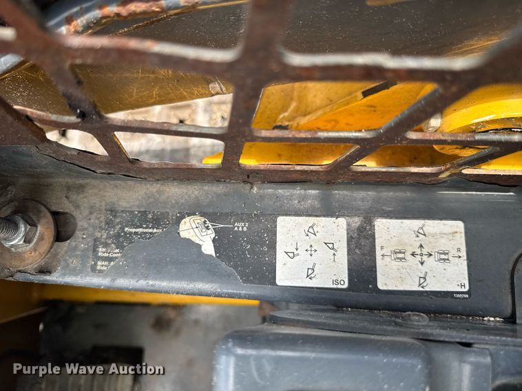 image for item EC3639 2019 John Deere 317G tracked skid steer loader