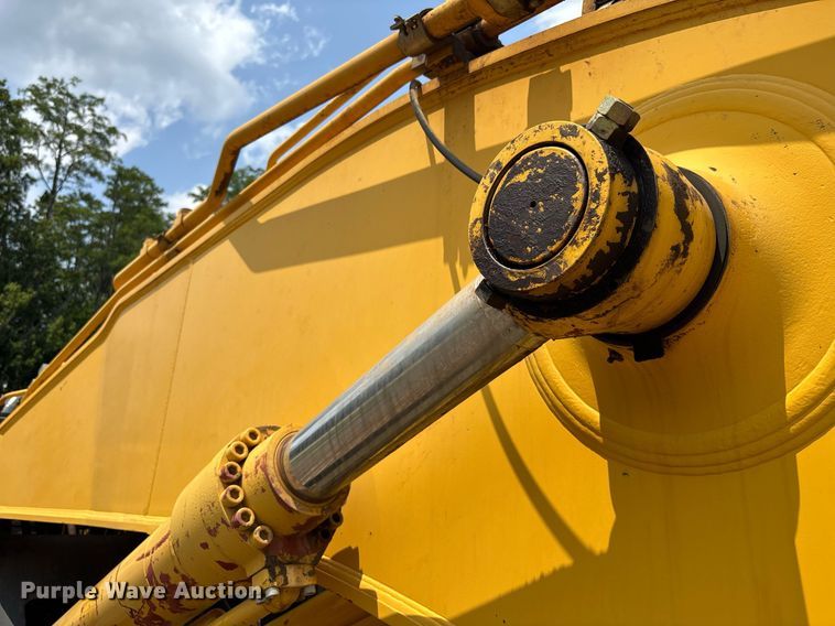 image for item EC3646 2021 Kobelco SK350LC-10 excavator