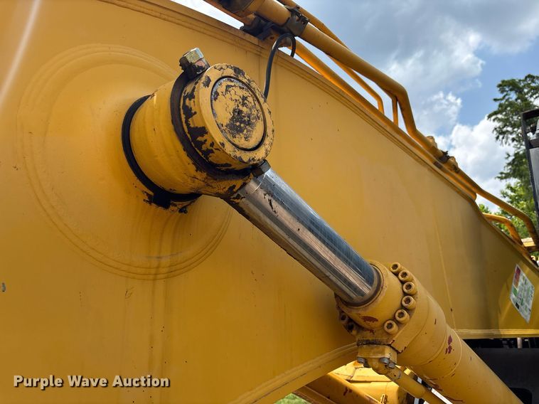 image for item EC3646 2021 Kobelco SK350LC-10 excavator