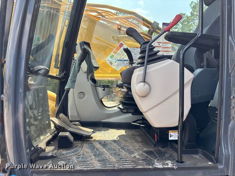 image for item EC3646 2021 Kobelco SK350LC-10 excavator