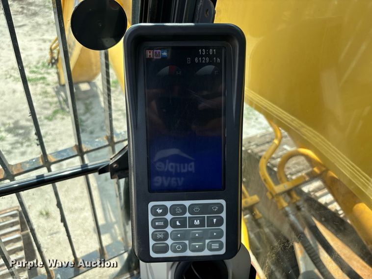 image for item EC3646 2021 Kobelco SK350LC-10 excavator