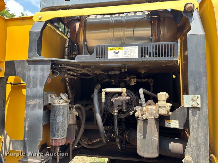 image for item EC3646 2021 Kobelco SK350LC-10 excavator