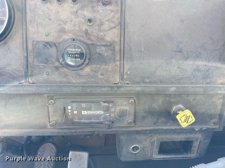 image for item ED4091 1996 Kenworth T300 flatbed truck