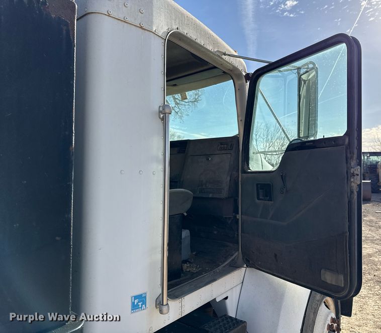 image for item ED4091 1996 Kenworth T300 flatbed truck