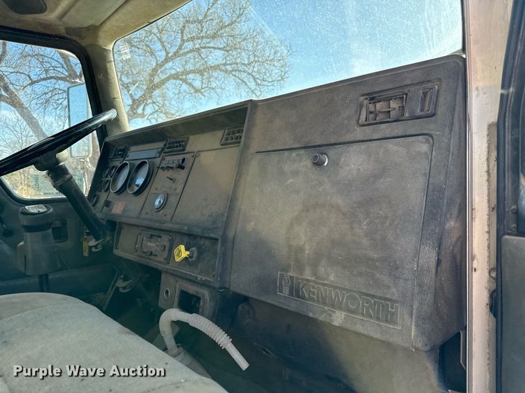 image for item ED4091 1996 Kenworth T300 flatbed truck