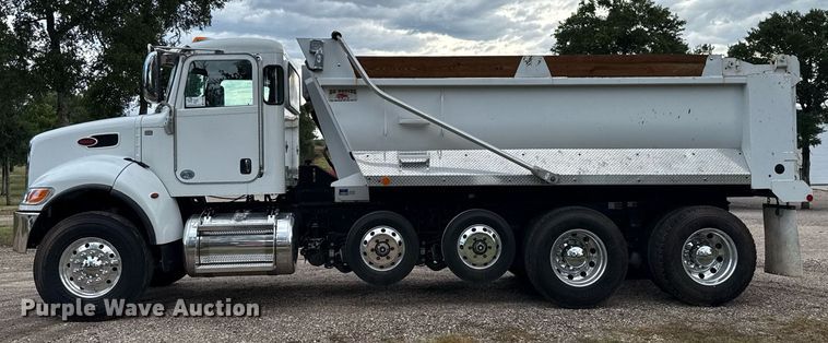 image for item ED5668 2020 Peterbilt 348 dump truck
