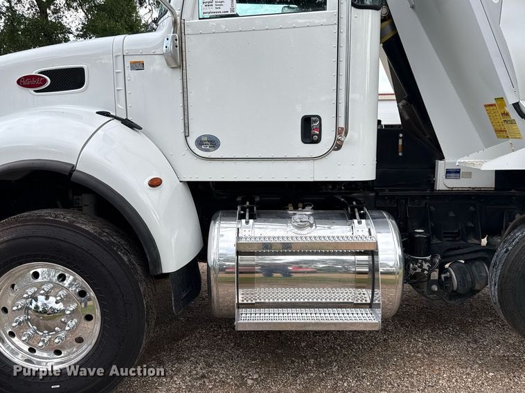 image for item ED5668 2020 Peterbilt 348 dump truck