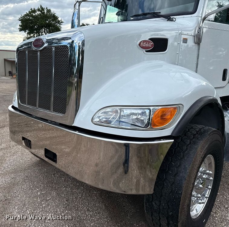 image for item ED5668 2020 Peterbilt 348 dump truck