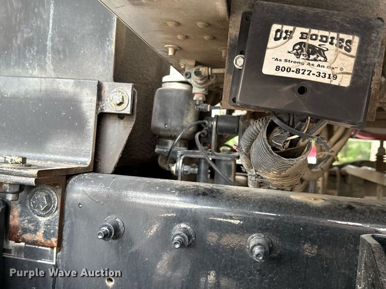 image for item ED5668 2020 Peterbilt 348 dump truck