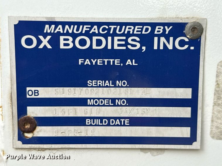 image for item ED5668 2020 Peterbilt 348 dump truck