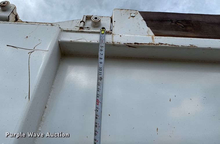 image for item ED5668 2020 Peterbilt 348 dump truck