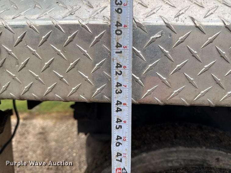 image for item ED5668 2020 Peterbilt 348 dump truck