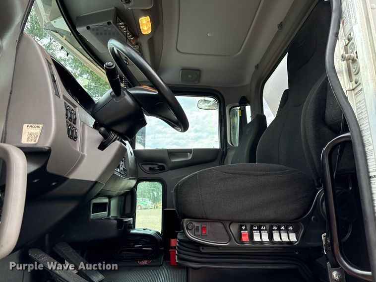 image for item ED5668 2020 Peterbilt 348 dump truck