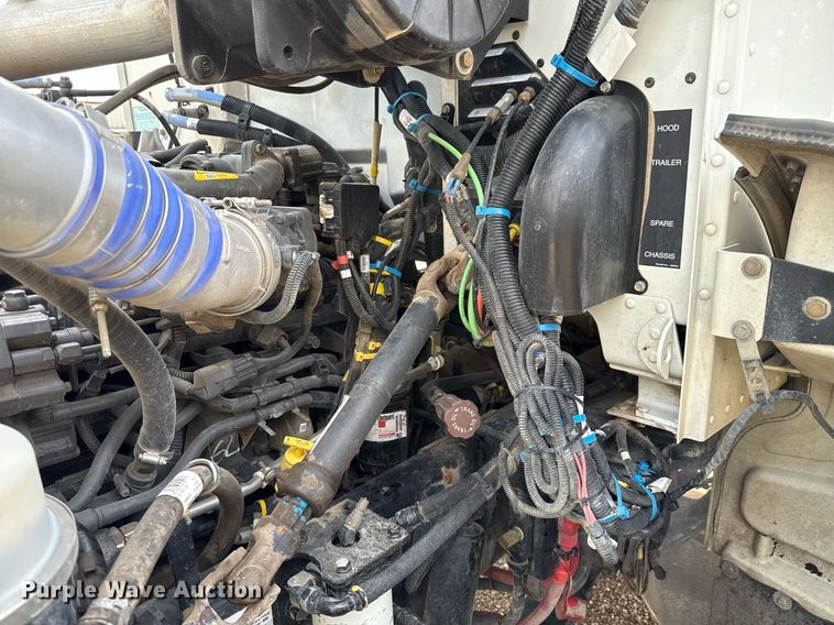 image for item ED5668 2020 Peterbilt 348 dump truck