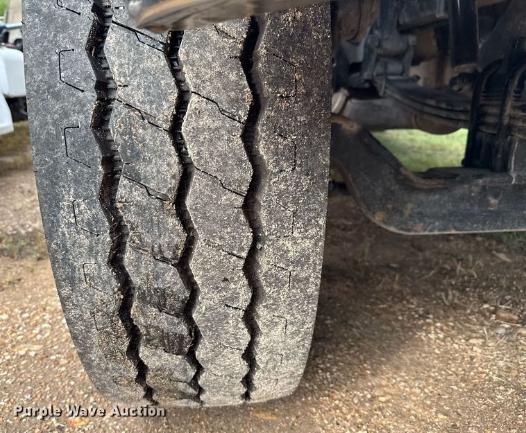 image for item ED5668 2020 Peterbilt 348 dump truck