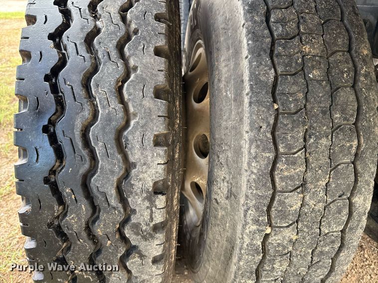 image for item ED5668 2020 Peterbilt 348 dump truck