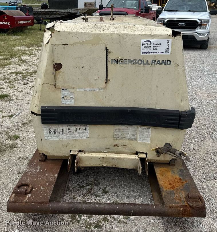 image for item ED5686 2001 Ingersoll-Rand P185WJD air compressor