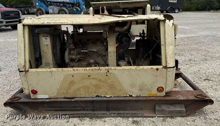 image for item ED5686 2001 Ingersoll-Rand P185WJD air compressor