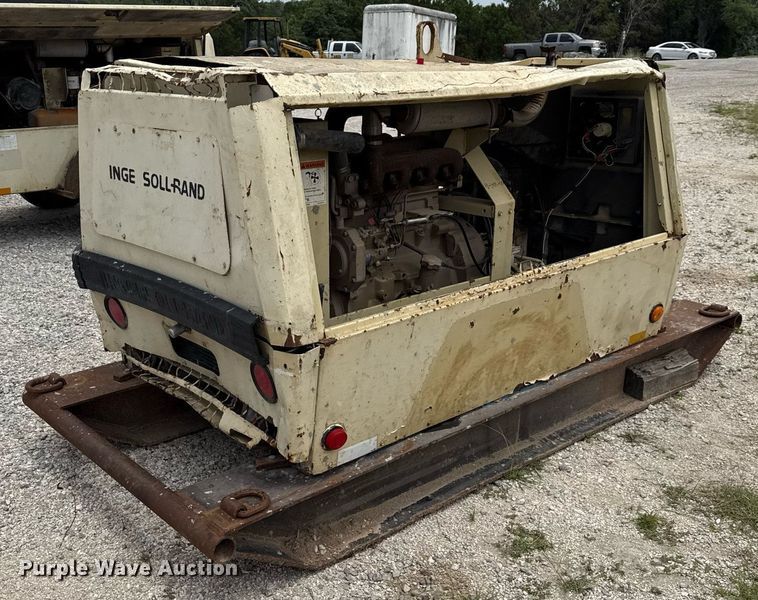 image for item ED5686 2001 Ingersoll-Rand P185WJD air compressor