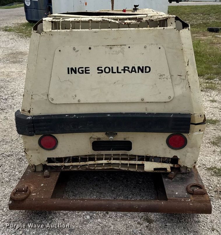 image for item ED5686 2001 Ingersoll-Rand P185WJD air compressor